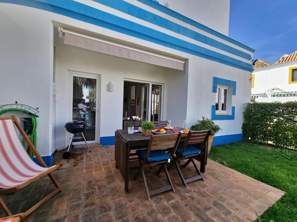 Patio, Garden, Dining area