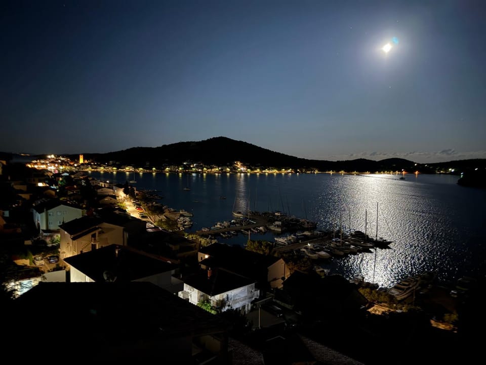 SEASPRAY APARTMENTS TISNO Apartment in Tisno