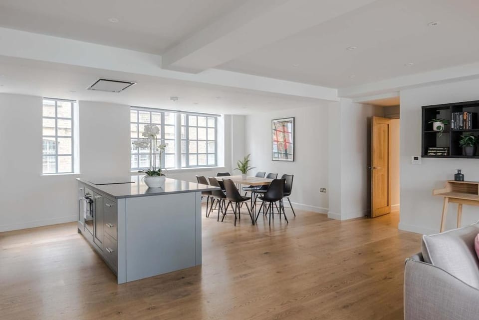 Farringdon 3-Bed - 2 En-Suites - Lift - Sleeps 8 Apartment in London Borough of Islington