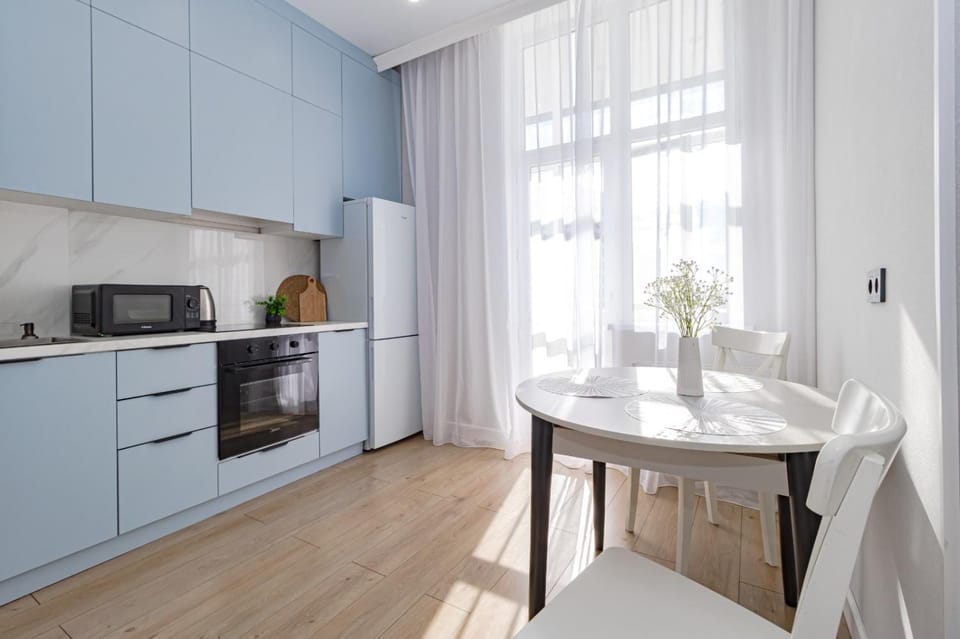 Kitchen or kitchenette, Dining area, oven, stove