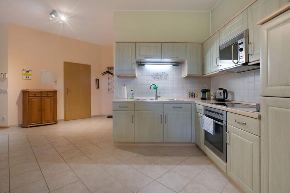 Kitchen or kitchenette, Living room