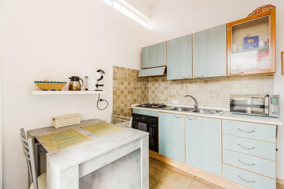 Kitchen or kitchenette, Living room