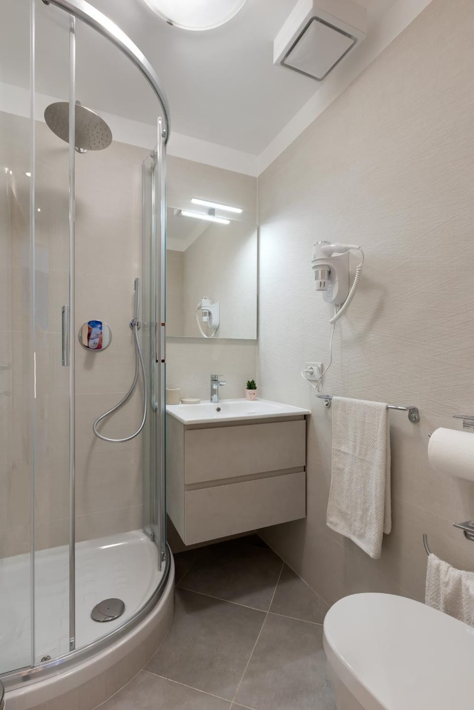 Shower, Bathroom, towels