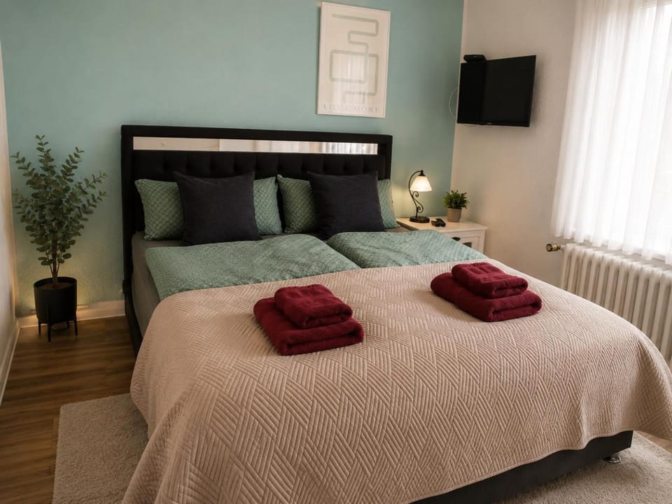 Photo of the whole room, Bedroom