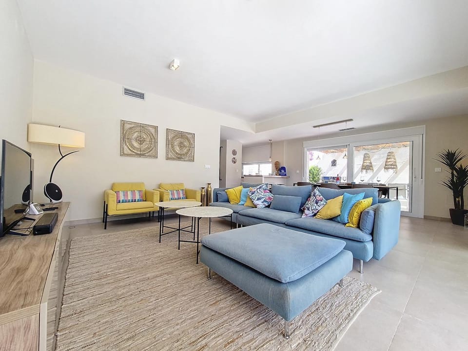 Communal lounge/ TV room, Living room