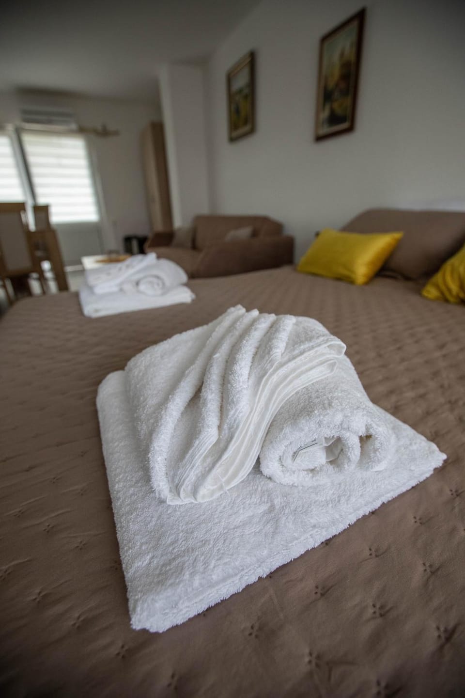 Bedroom, towels