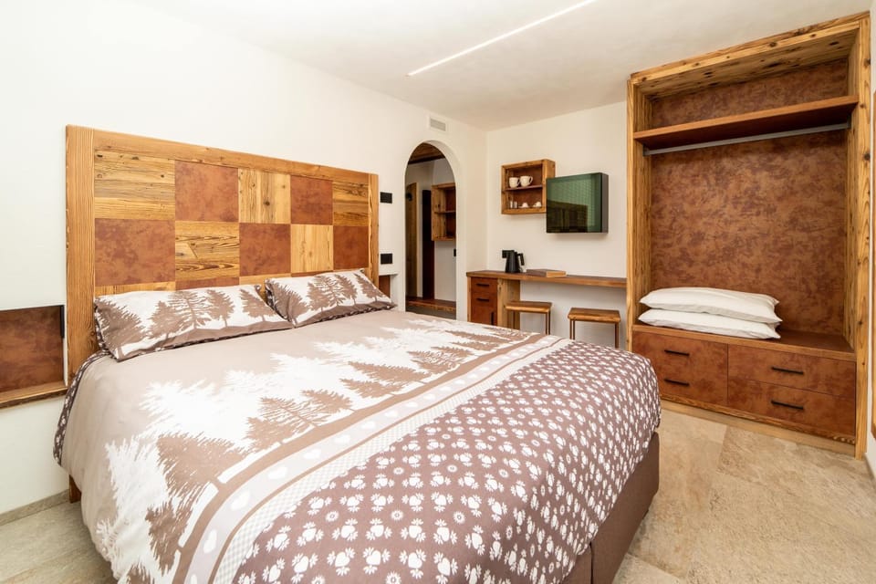 Living room, Bedroom