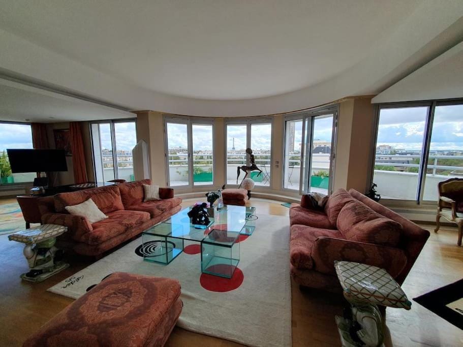 Panoramic view of Paris Apartment in Levallois-Perret