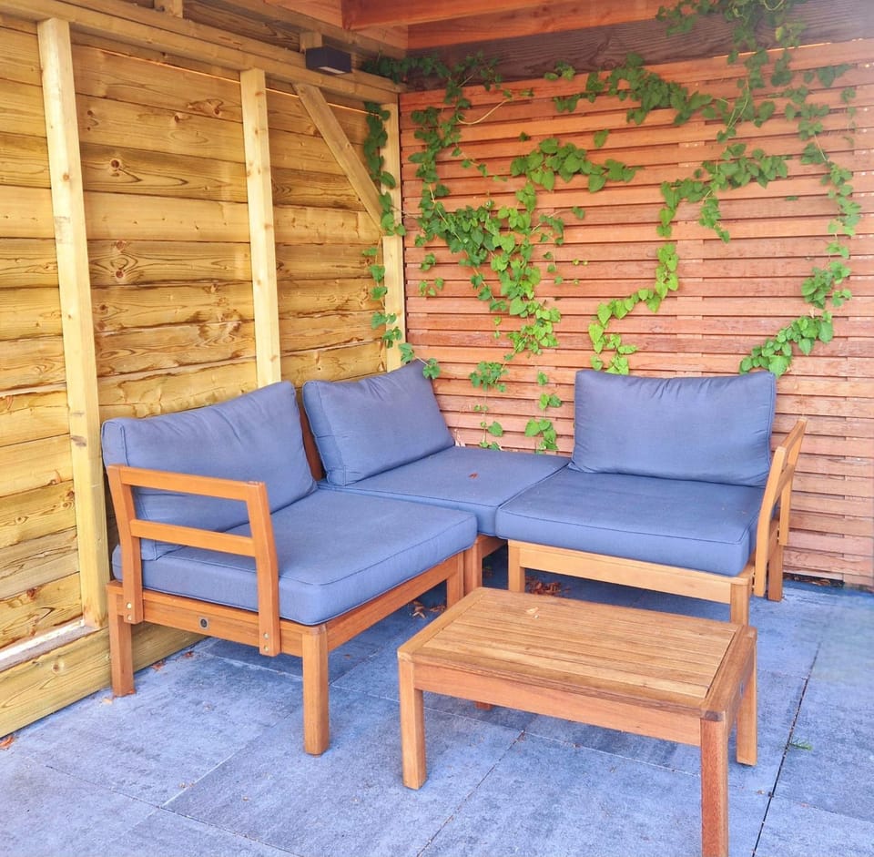 Garden, Seating area