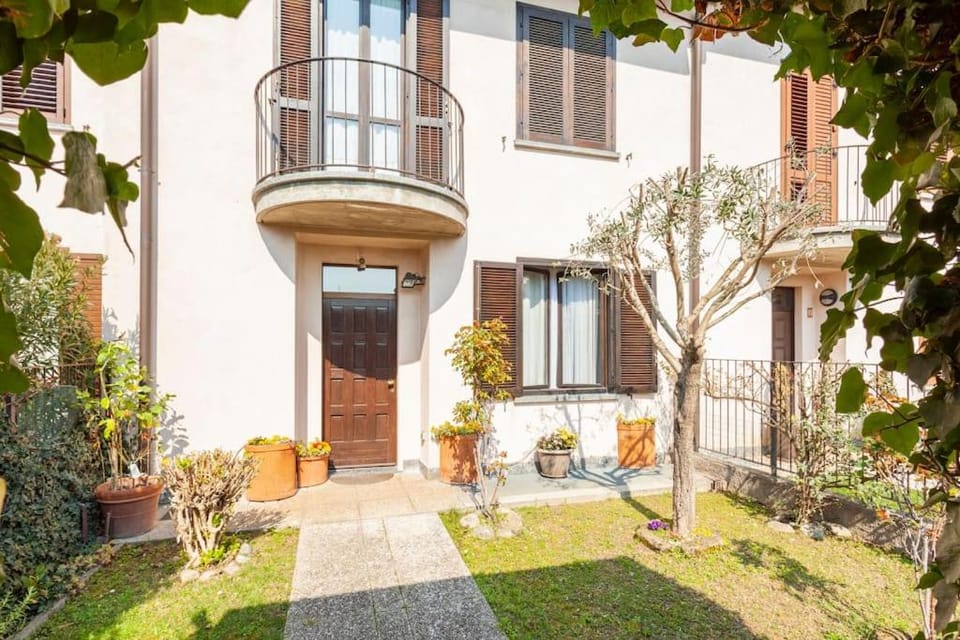 Villetta fronte Parco di Monza(Netflix) House in Lombardy