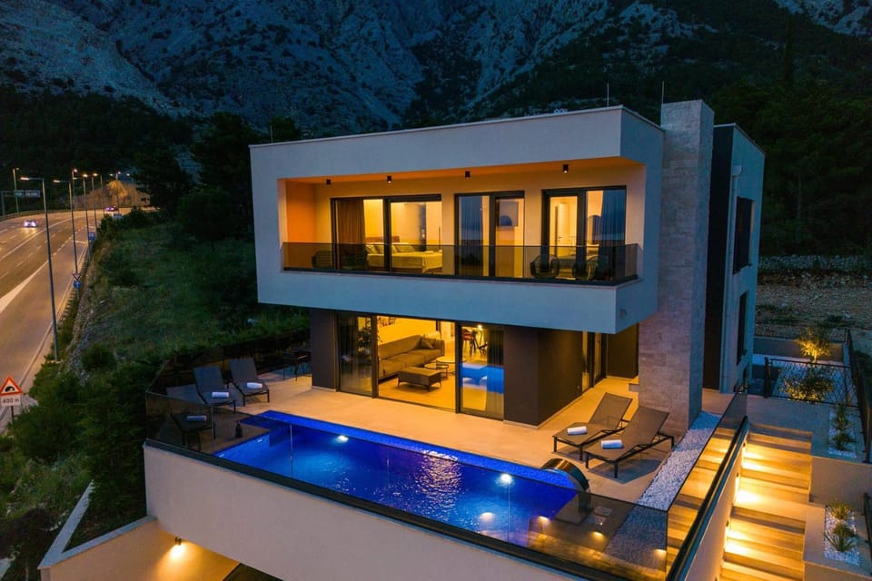 Property building, Swimming pool