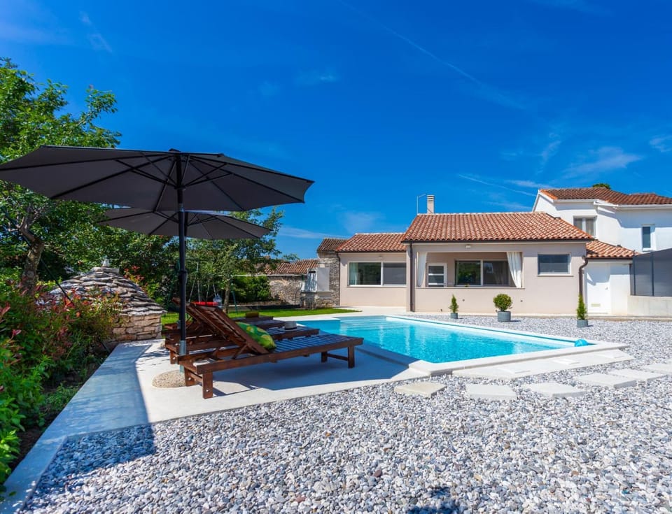 Holiday house Diva with a pool House in Istria County