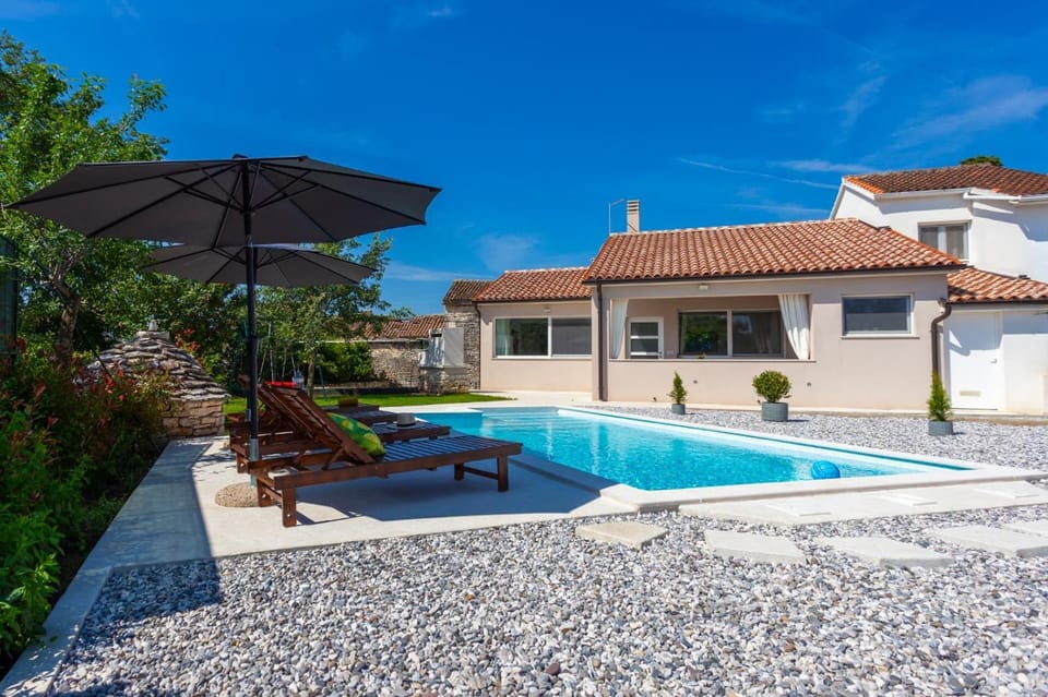 Holiday house Diva with a pool House in Istria County