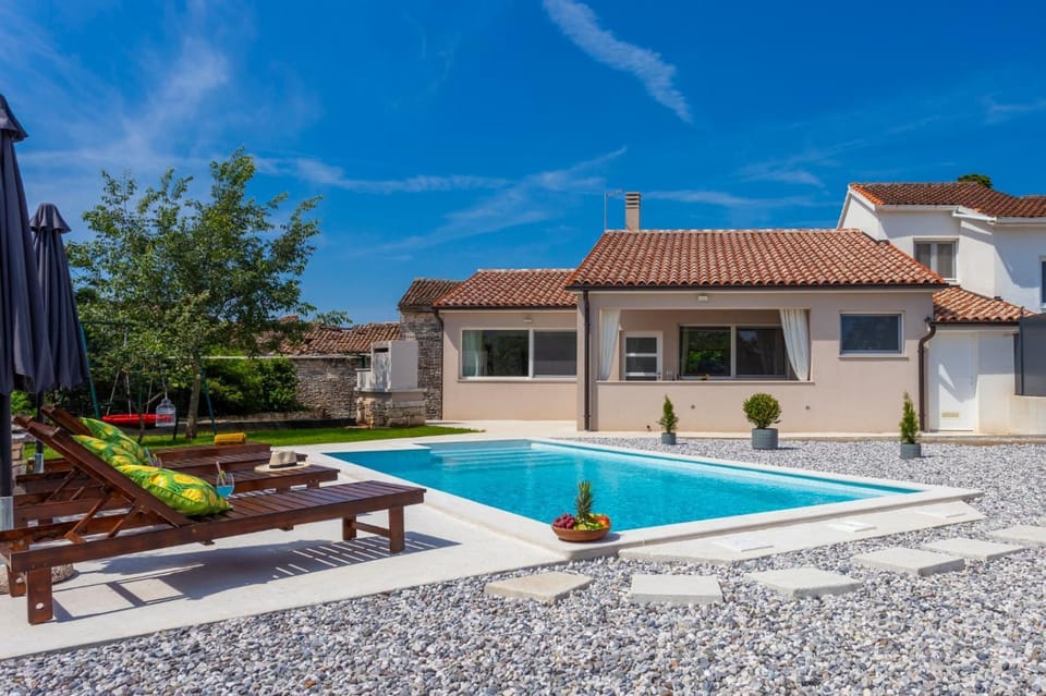 Holiday house Diva with a pool House in Istria County
