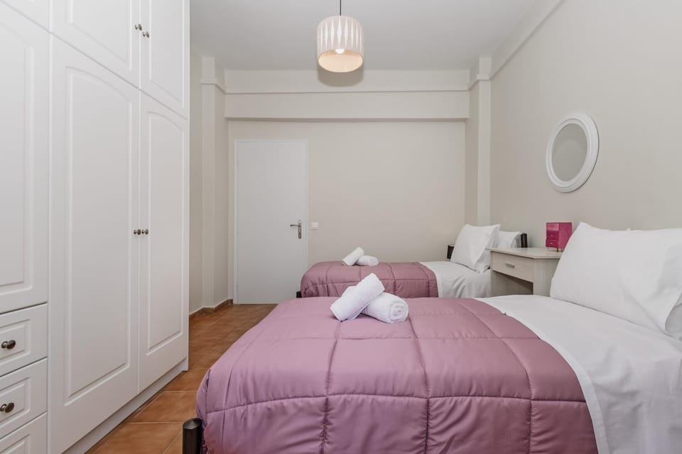 Bed, Photo of the whole room, Bedroom, towels, wardrobe