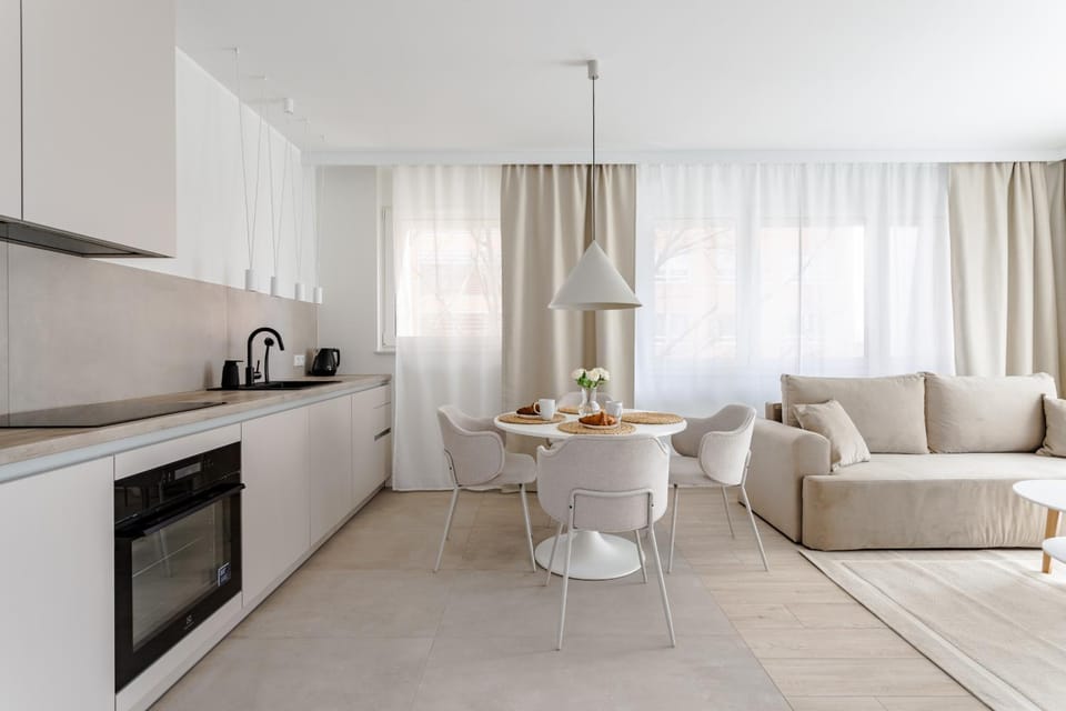 Kitchen or kitchenette, Seating area, Dining area
