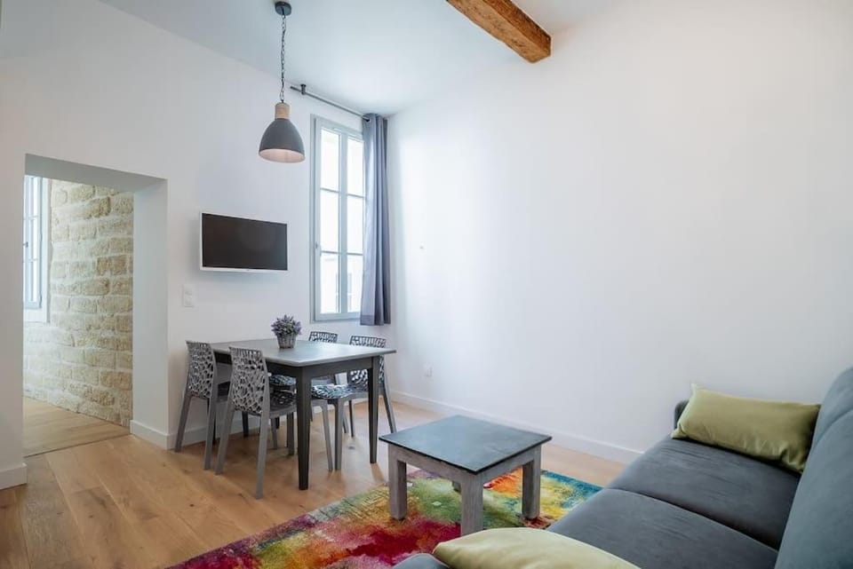 TV and multimedia, Living room, Dining area