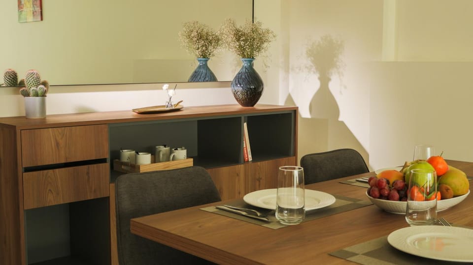 Food and drinks, Dining area