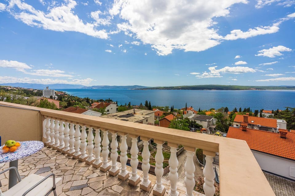 Nur 300 Meter zum Strand mit Meerblick Apartment in Primorje-Gorski Kotar County