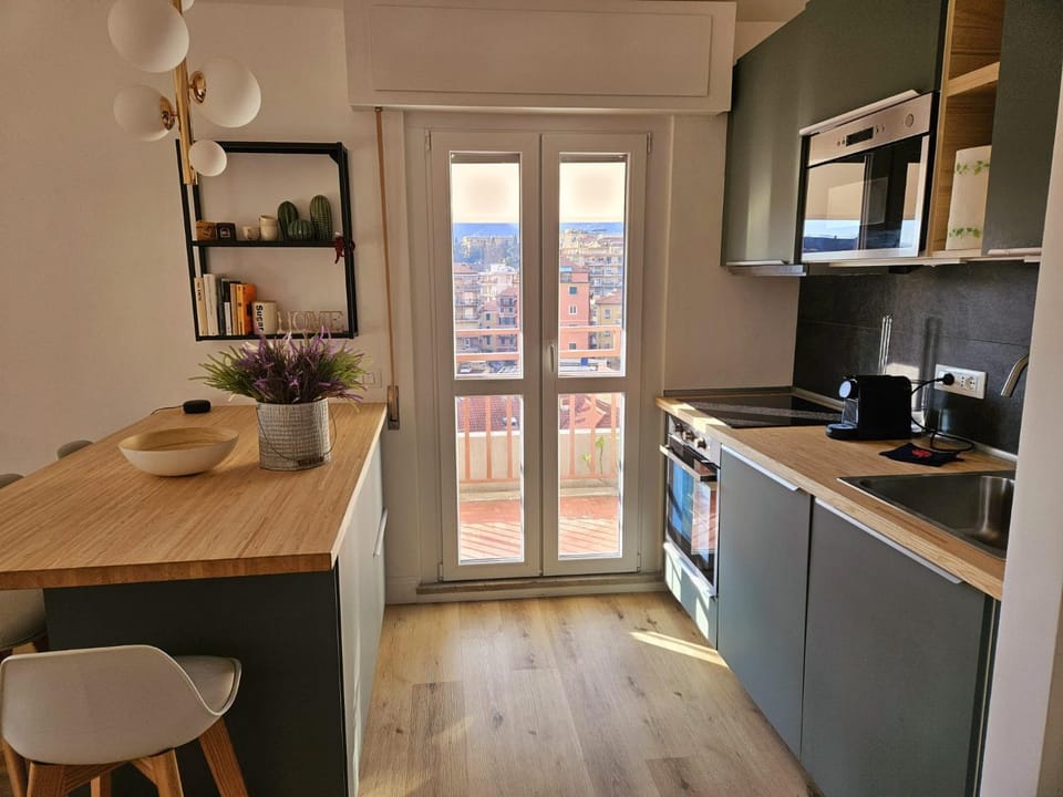 Kitchen or kitchenette