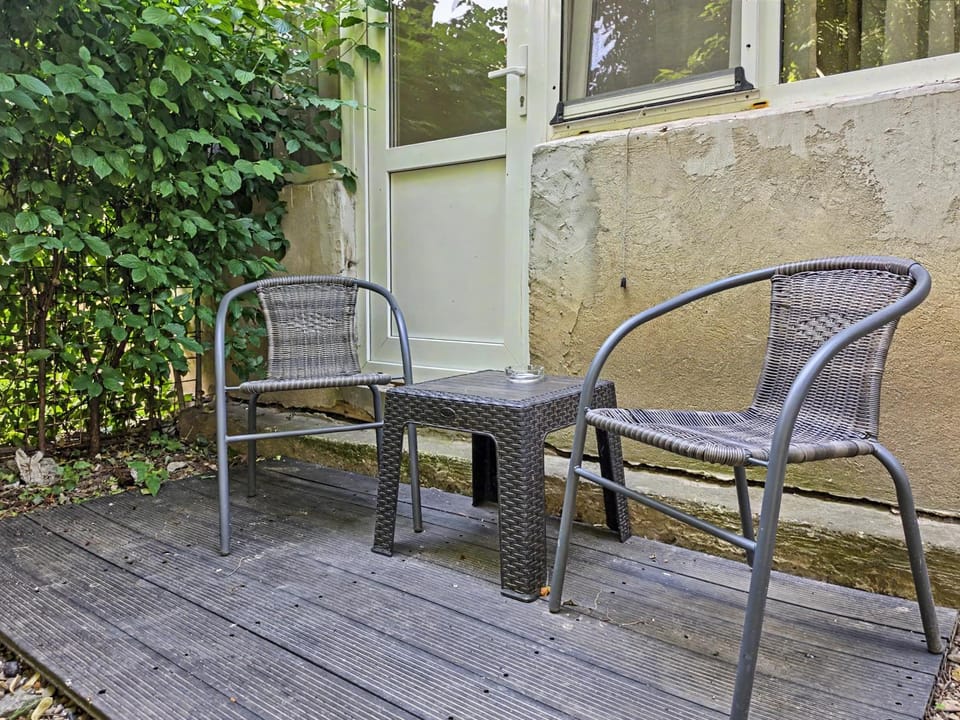 Patio, Day, Balcony/Terrace, Dining area