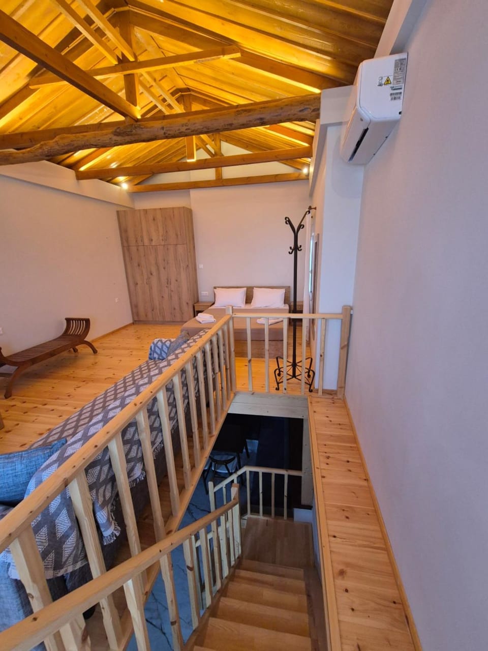 Photo of the whole room, Bedroom