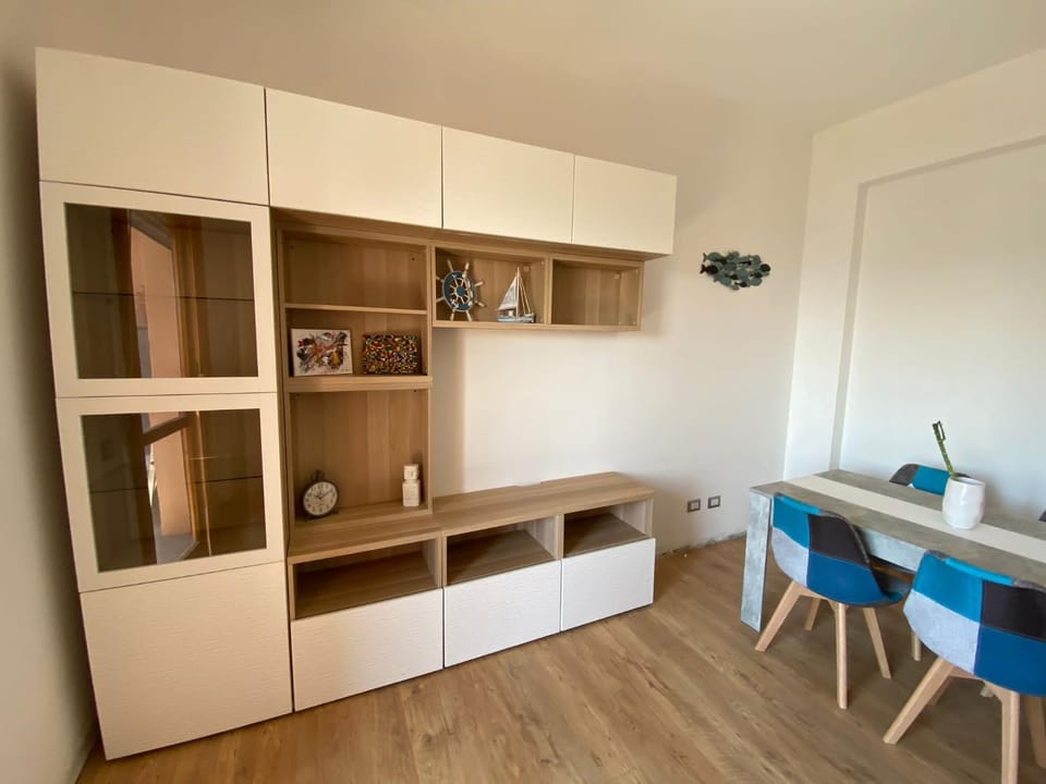 Kitchen or kitchenette, Living room, Seating area, Dining area, wardrobe