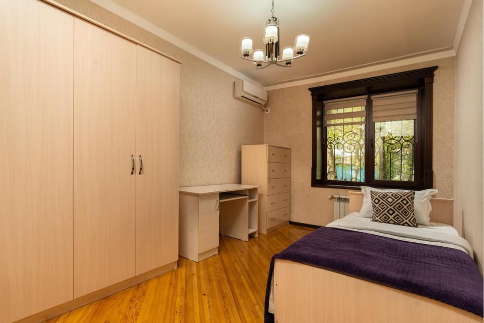 Bed, Bedroom, wardrobe, air conditioner