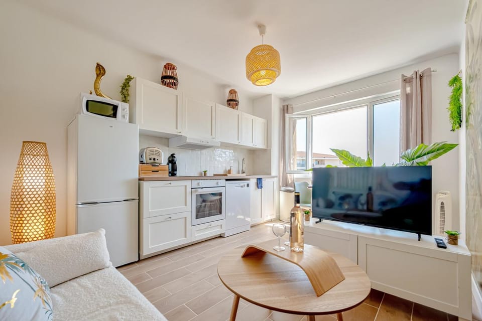 Singes de la Sagesse - Balcon & Clim Apartment in Toulon