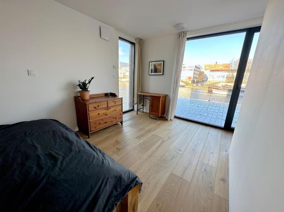 One of the kind Prague Houseboat Experience +BOAT Villa in Prague
