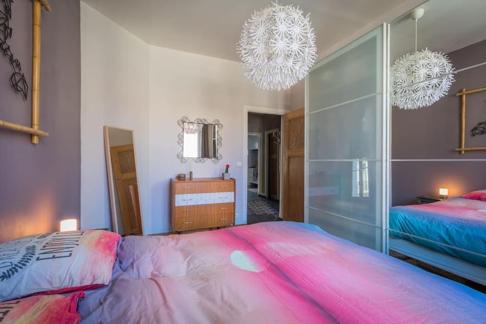 Bed, Photo of the whole room, Bedroom, wardrobe