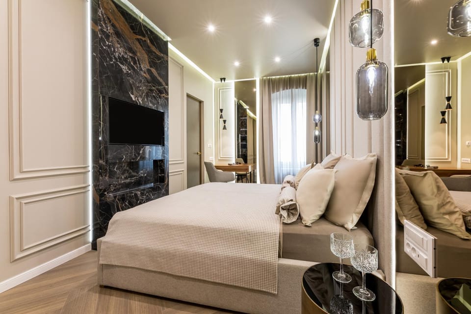 Photo of the whole room, Bedroom