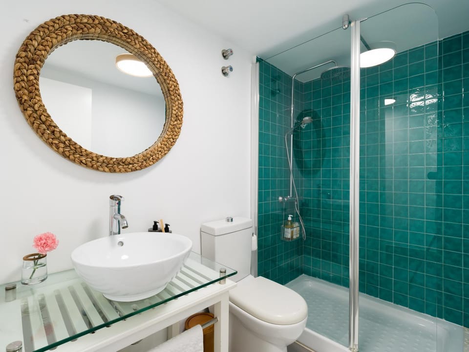 Shower, Bathroom, towels