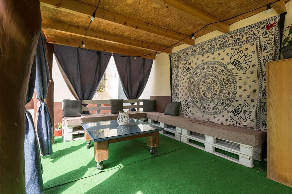 Other, Seating area