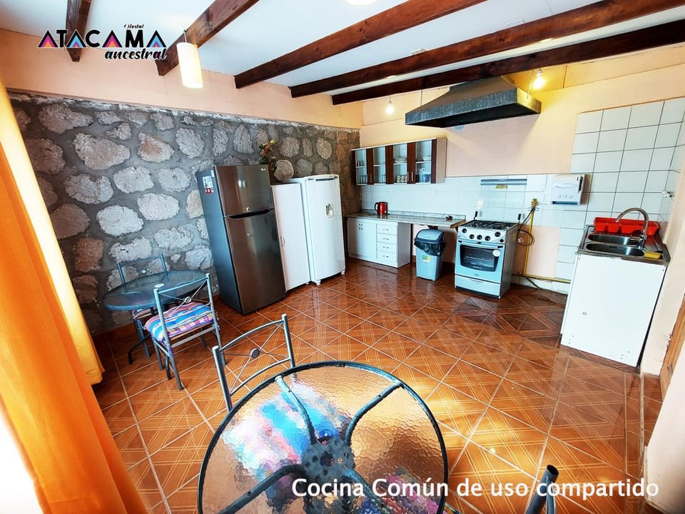 Kitchen or kitchenette, Dining area, Communal kitchen