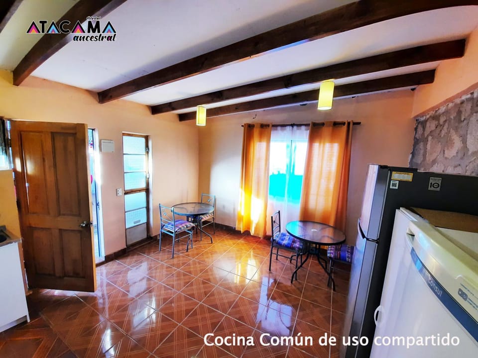 Kitchen or kitchenette, Dining area, Communal kitchen