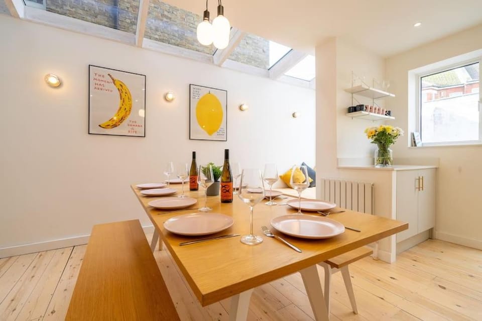 Stunning Broadstairs 5 bed Family Hse, Parking, Garden House in Broadstairs
