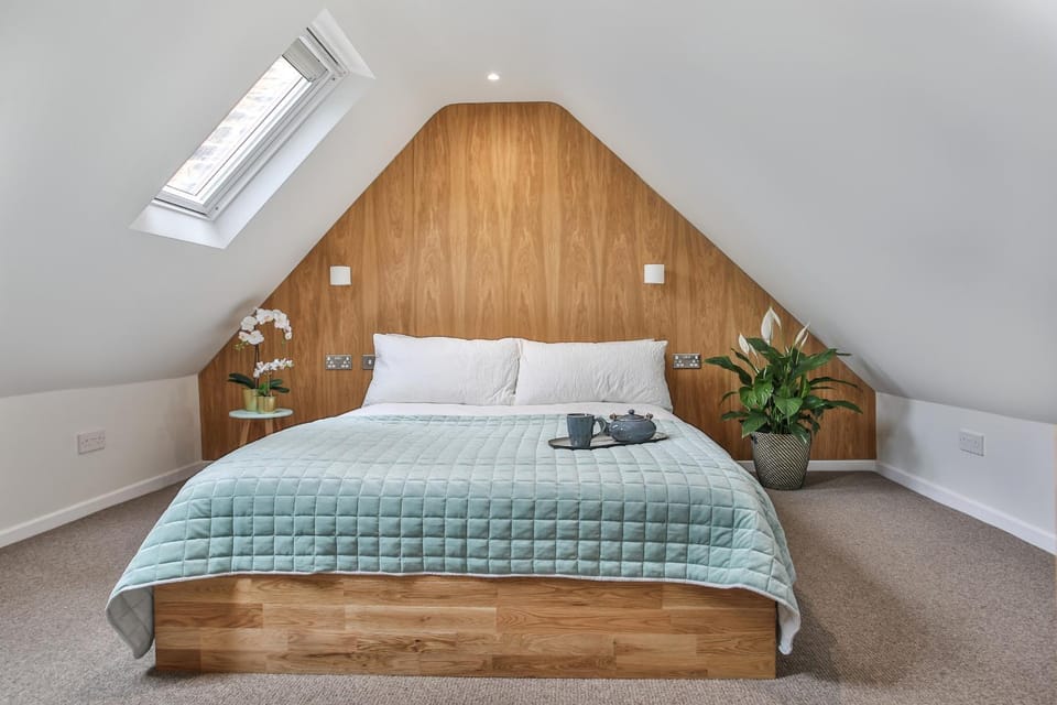 1BR Gem in Great Location With Parking Apartment in Sheffield