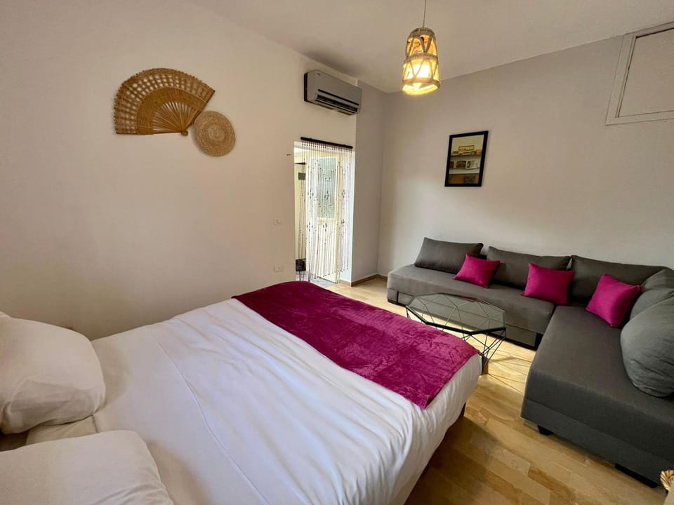 Bed, Seating area, Bedroom
