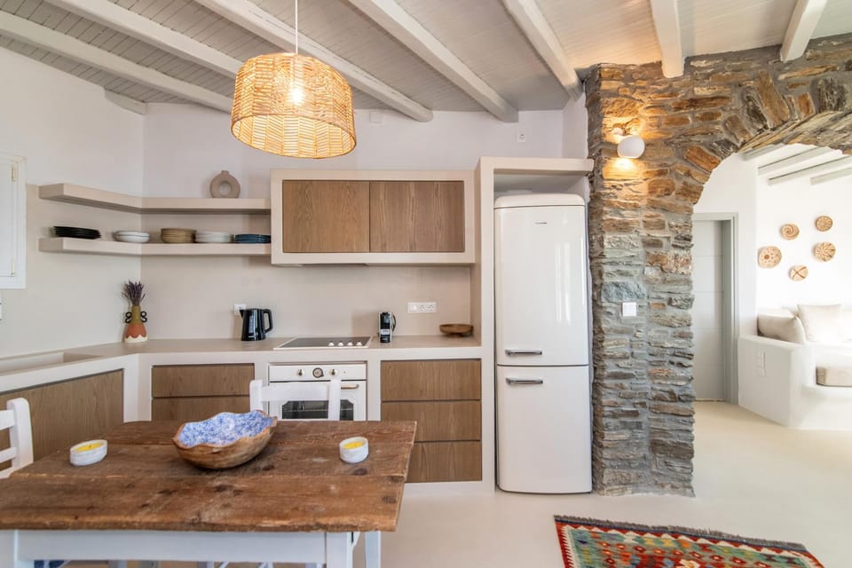 Kitchen or kitchenette, pet friendly, stove