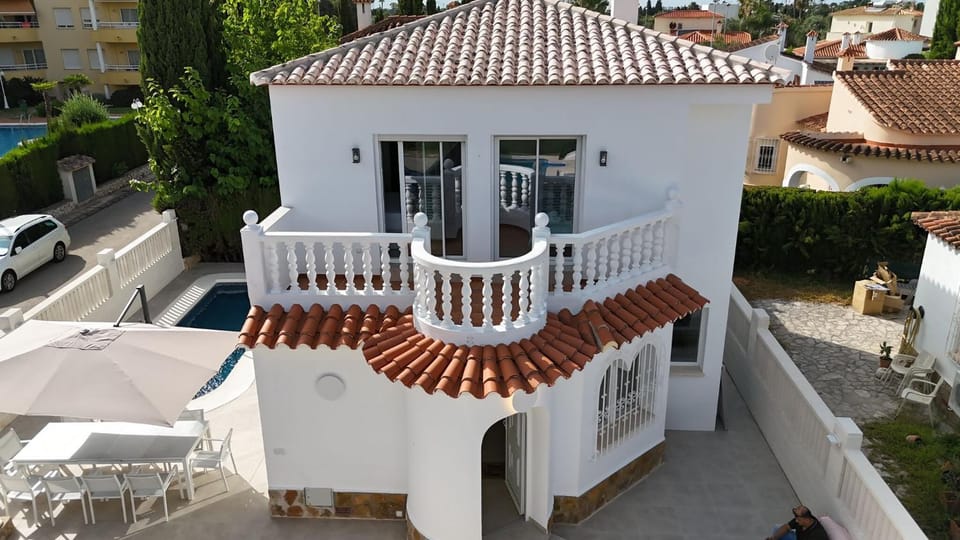 Villa Velissia by Midelisa. Villa in Safor