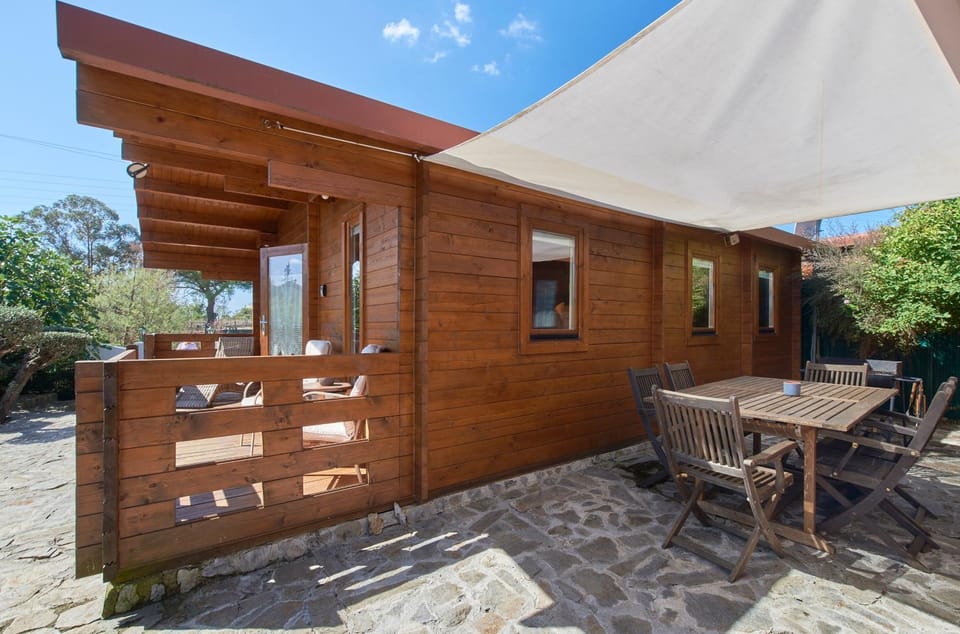 Property building, Patio, Dining area