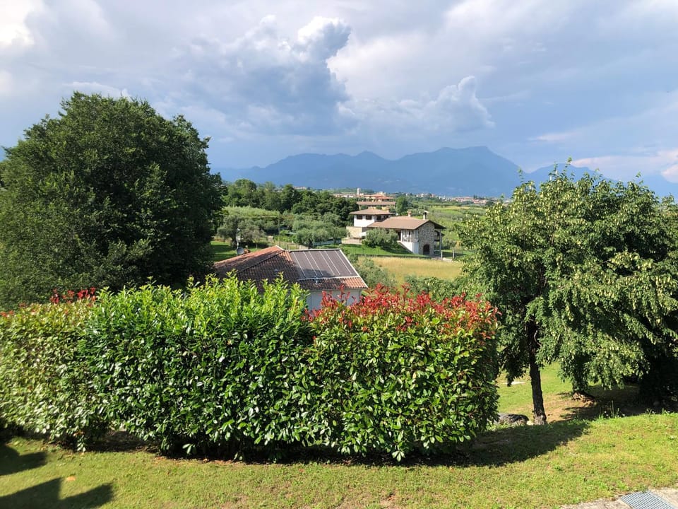 Flat with lake View e Garden Bed and Breakfast in Province of Brescia