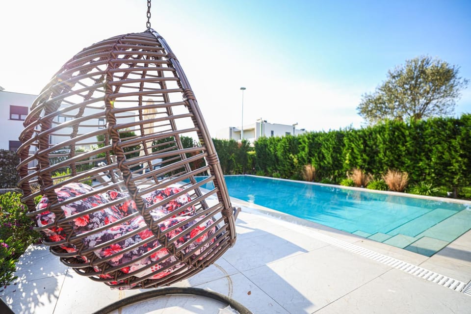 Garden, Swimming pool, sunbed