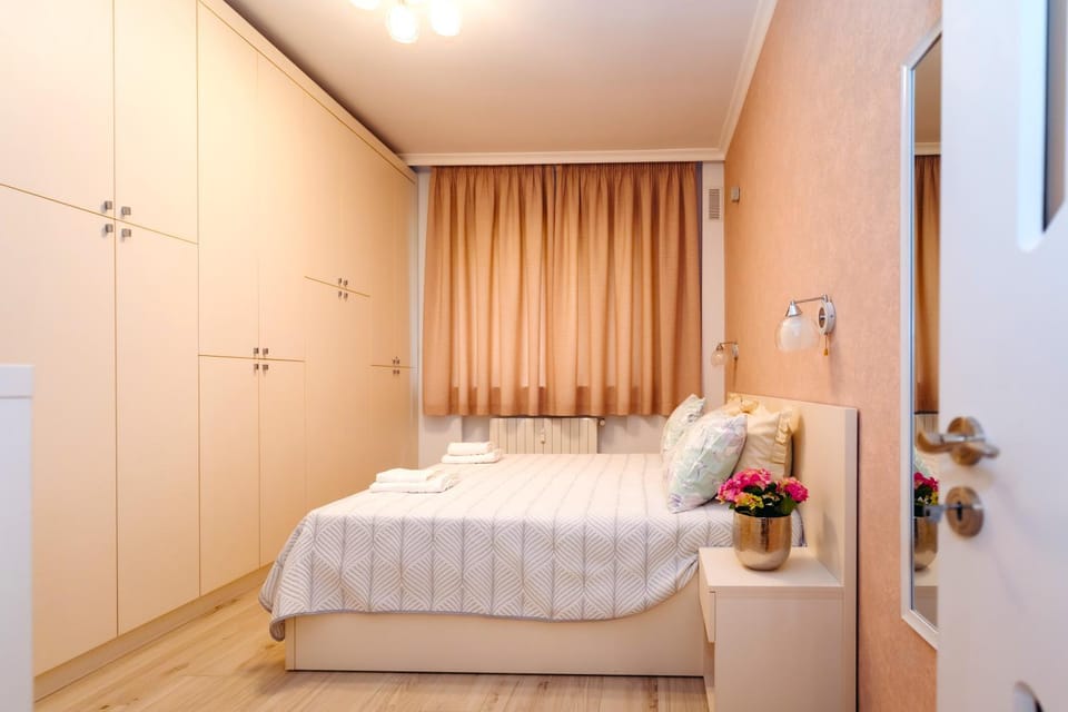 Bed, Photo of the whole room, Bedroom, towels, wardrobe