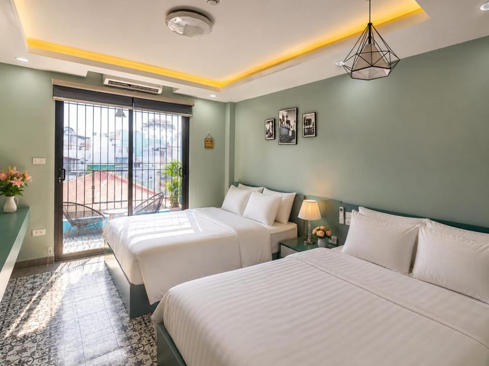 Photo of the whole room, Seating area