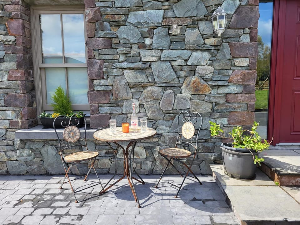 Patio, Dining area