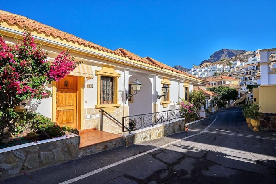 Pearl of Windsor Park Apartment in Costa Adeje