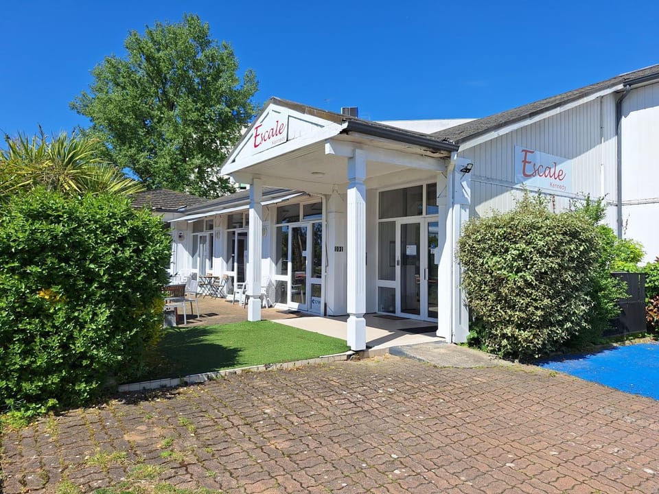 Property building, Patio, Parking