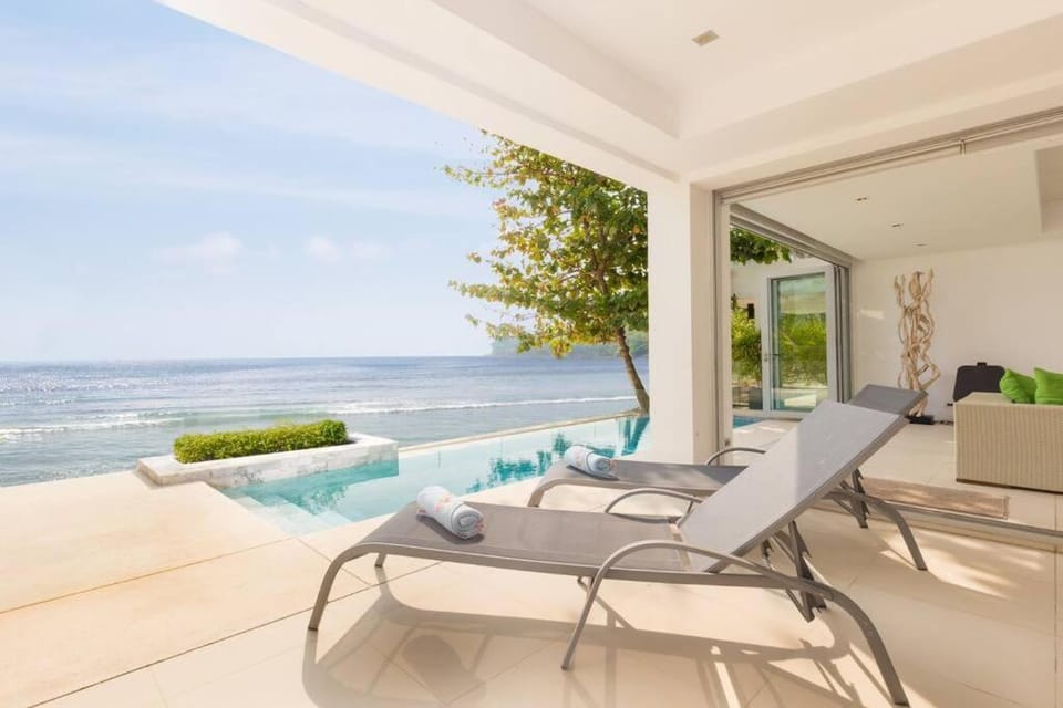 Day, View (from property/room), Balcony/Terrace, Beach, Pool view, Sea view, Swimming pool, sunbed